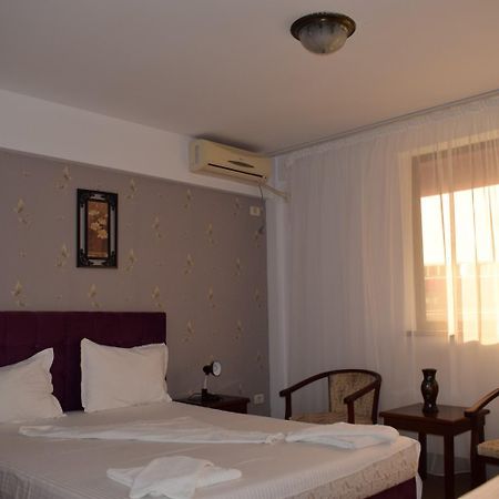 Hotel Ibiza Западен Ефорие Екстериор снимка